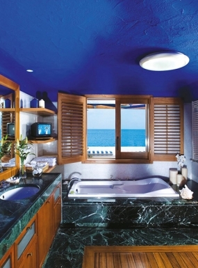 ambassador_bungalow_suite_on_the_waters_edge_bathroom