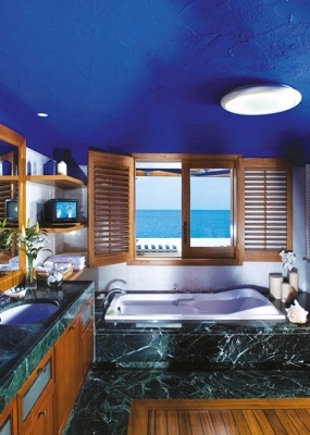 ambassador_bungalow_suite_on_the_waters_edge_bathroom